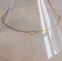 D-Chain Necklace with Open Heart Closure
