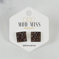Mod Miss metallic Gold Earring